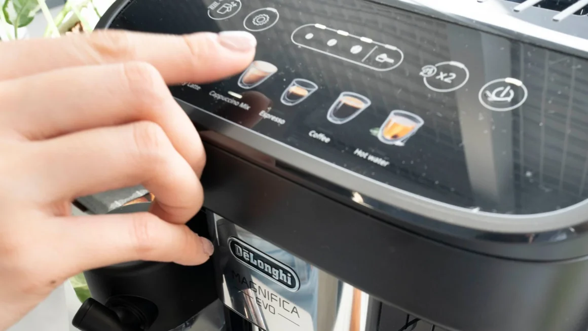 DeLonghi Magnifica Evo Automatic Espresso Machine Dropping to Record Low